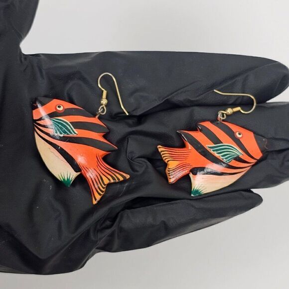 Vintage Fish Hand Painted Orange Wood Dangle Hook Pierced Tropical Boho Earrings - Picture 9 of 9